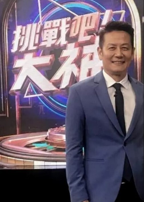 快手顶级东北骚妇菲儿居家偷汉通奸大黑逼兴奋潮喷 - 小乳头